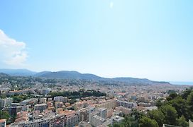 Appartement vue panoramique avec piscine pour 6 personnes à Nice quartier Pessicart