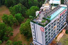 Hilton Garden Inn Phuket Bang Tao - SHA Extra Plus