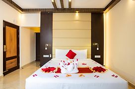 Star Emirates Luxury Resort And Spa, Munnar