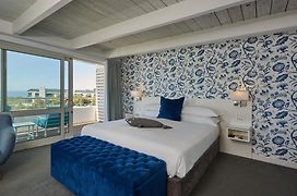 One Marine Drive Boutique Hotel & Spa By The Living Journey Collection