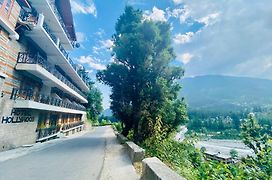 Hotel Hollywood Manali - A True Riverview Hotel