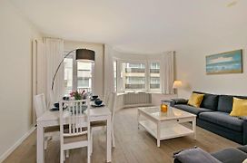 Knokke La Douce - Cozy Apartment With Side Sea-View At Only 50 Meters From Beach