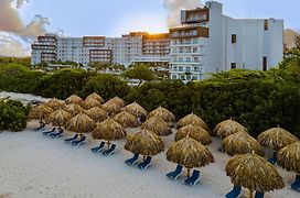 Embassy Suites By Hilton Aruba Beach Resort