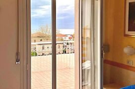Hotel Villa Dei Fiori - Sul Mare Con Piscina
