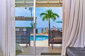 Tropical Sunset Beach Apartment Hotel