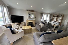 Kestral Court Lodge, Scratby - California Cliffs, Parkdean, Sleeps 6, Bed Linen And Towels Included, Wrap Around Decking - No Pets