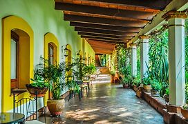 Hotel Hacienda Los Laureles