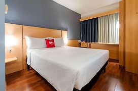 Ibis Joinville