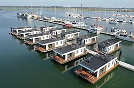 Schwimmende Häuser im BALTIC SEA RESORT