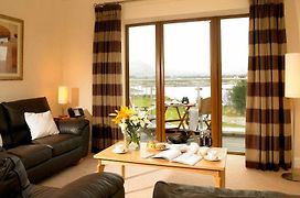 Golden'S Cove Apartments At Sneem Hotel