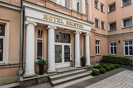 Hotel Bristol