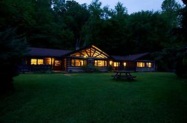 Creekwalk Inn Bed And Breakfast With Cabins