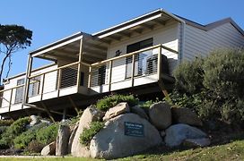 Kingfisher Cottage Beachfront At The Binalong Bay