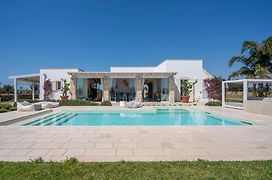 Villa Lucia con piscina privata a Gallipoli per 12 persone