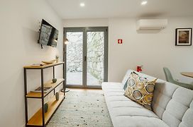 Courtyard Oporto Design Apartments By Vacationy