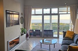 Beachfront 3-Bedroom With Robben Island Views