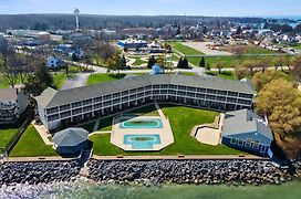 Bayshore Resort At Put-In-Bay