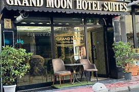 Grand Moon Hotel Suites