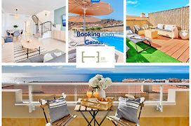 Black Beach Luxury Vacation House
