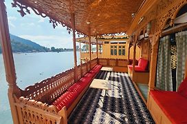 Hareem Group Of Houseboats