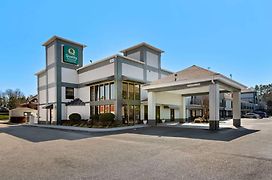 Quality Inn & Suites Matthews - Charlotte