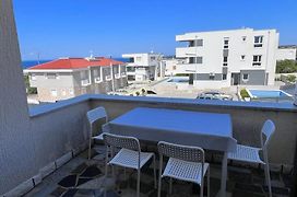 Sun N' Fun Apartments With Pool