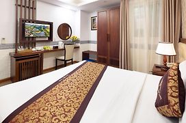 Paris Hotel & Apartment Nha Trang