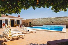 Villa Alicia en Porcuna, Jaén con Piscina y chimenea