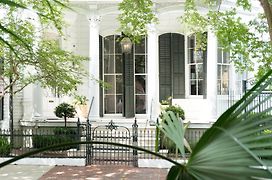 Roomza New Orleans At Melrose Mansion