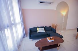 Econest Apartment By The One - Educity Nusajaya