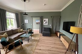 Luxus Lindenhof Apartments -Ferienwohnungen In Friesland An Der Nordsee Am Naturschutzgebiet Urwald