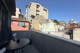 Taksim Larissa Residence