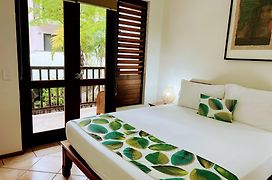 Hibiscus Resort & Spa With Onsite Reception & Check In