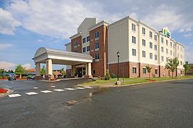 Holiday Inn Express & Suites Charlotte North, An Ihg Hotel