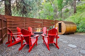 White Pass Log Cabin Luxury Retreat