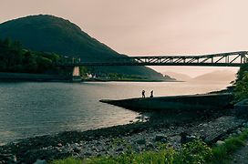 Loch Leven Hotel&Distillery