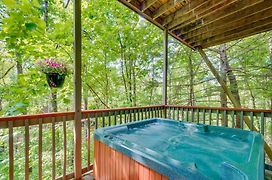 Smoky Mountain Cabin With Deck And Hot Tub!