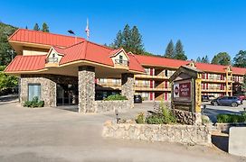 Best Western Plus Yosemite Way Station