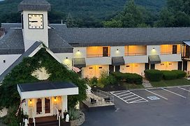 The Black Mountain Inn