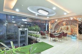 Hotel Castle Blue New Delhi Near Igi Airport