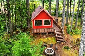 Mt Rainier Little Red Cabin