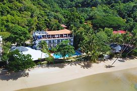 Doublegem Beach Resort And Hotel