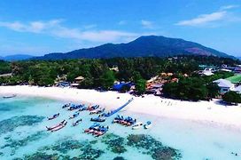 Charming Lipe Beach Resort