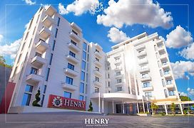 Henry Resort & Spa