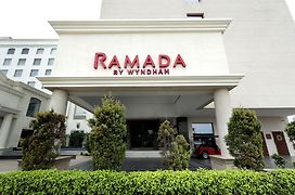 Ramada By Wyndham Lucknow Hotel And Convention Center