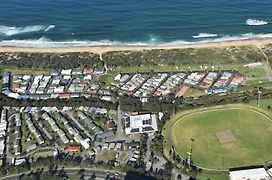 Wollongong Surf Leisure Resort