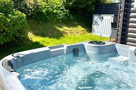 Hot Tub Lodge At Retallack Resort With 2