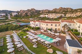 Mangia'S Santa Teresa Sardinia, Curio Collection By Hilton