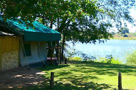 Ndhovu Safari Lodge