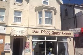 San Diego Guest House - Near Pleasure Beach